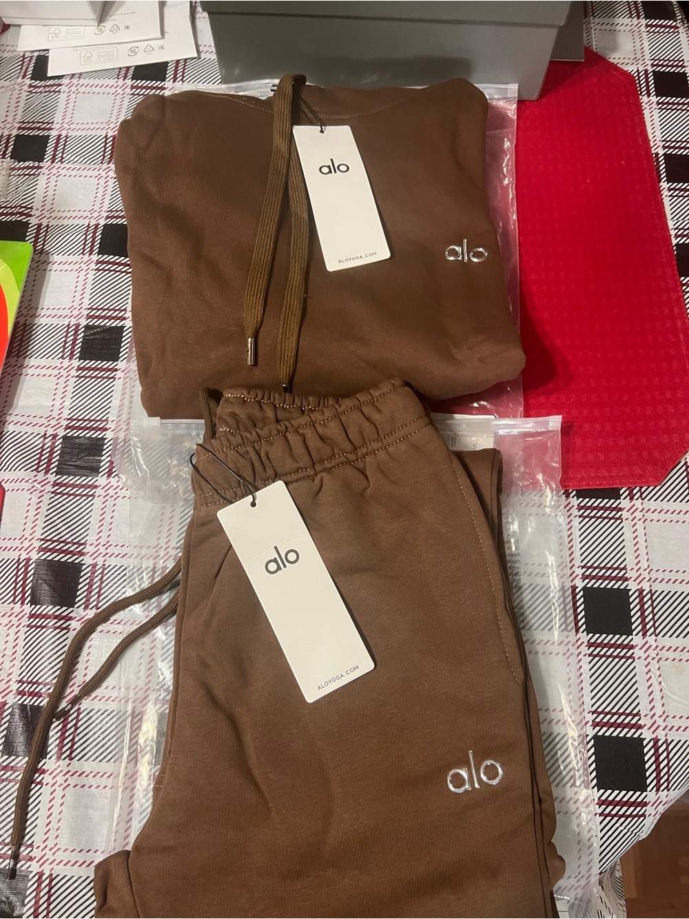 ALO Yoga Brown Jogger Bottoms - Cozy Drawstring Sweatpants